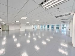 Oue Downtown (D1), Office #633275541